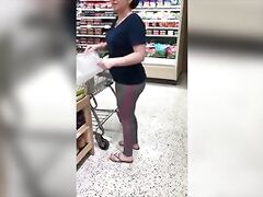 Candid huge butt Latina wife culona