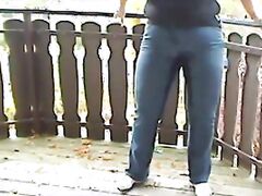 Annadevot - Pissing in jeans ...